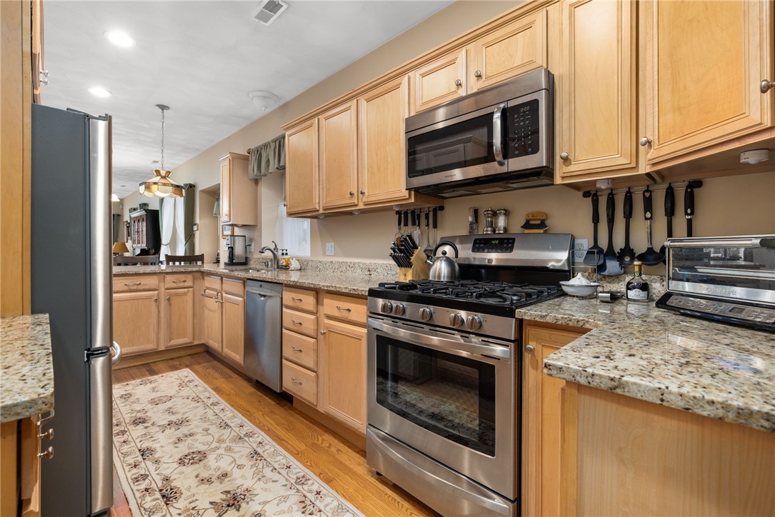 297 Ives Road Warwick, RI 02818 - Photo 6 of 41