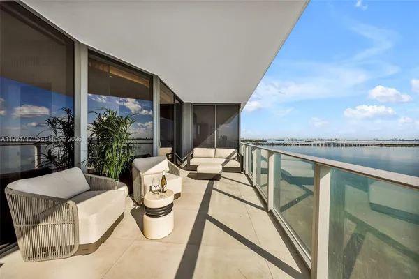 $25,000 | 700 Northeast 24th Street, Unit 1507, Miami, FL 33137