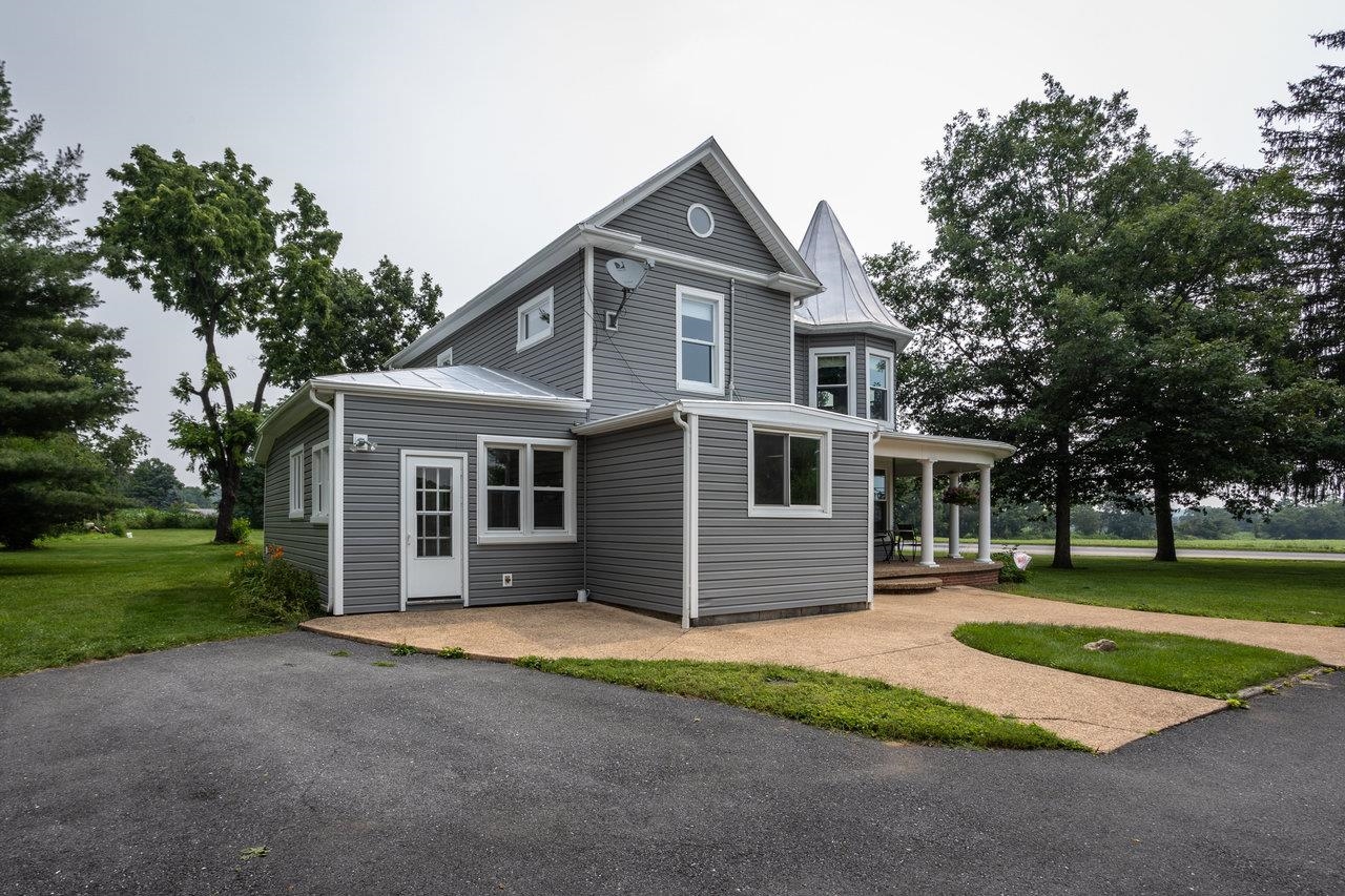 7231 Spring Creek Road Bridgewater, VA 22812 - Photo 38 of 74 a front view of house with yard and green space