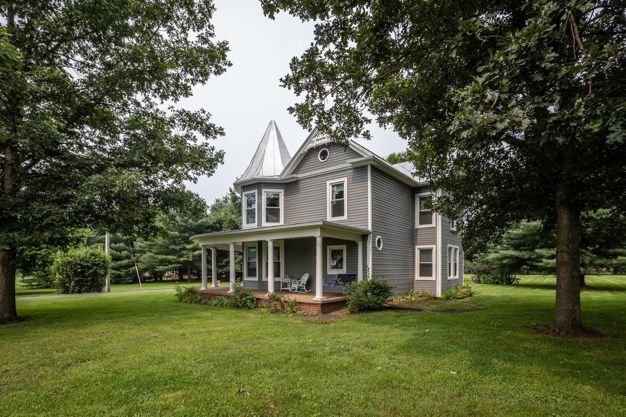 7231 Spring Creek Road Bridgewater, VA 22812 - Photo 41 of 74 a front view of a house with a garden