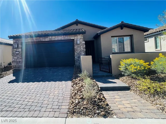 $2,740 | 223 Sun Glaze Avenue, Henderson, NV 89011