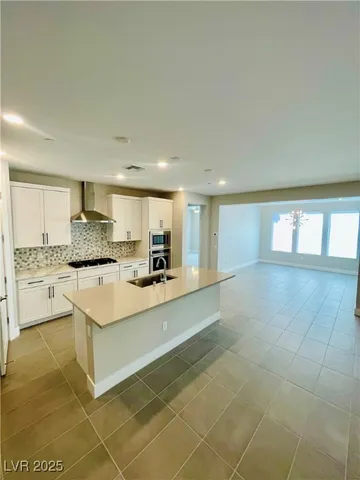 $2,600 | 223 Sun Glaze Avenue, Henderson, NV 89011