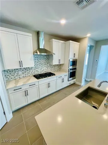 $2,600 | 223 Sun Glaze Avenue, Henderson, NV 89011