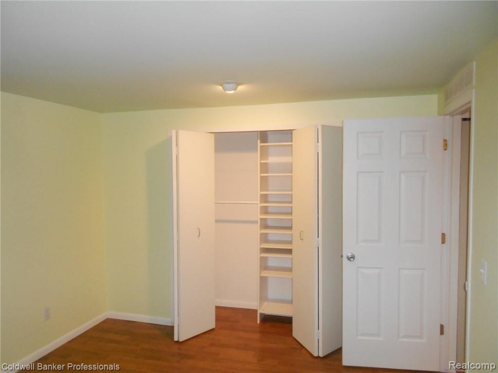 2517 Samoset Road Royal Oak, MI 48073 - Photo 17 of 41 009.JPG