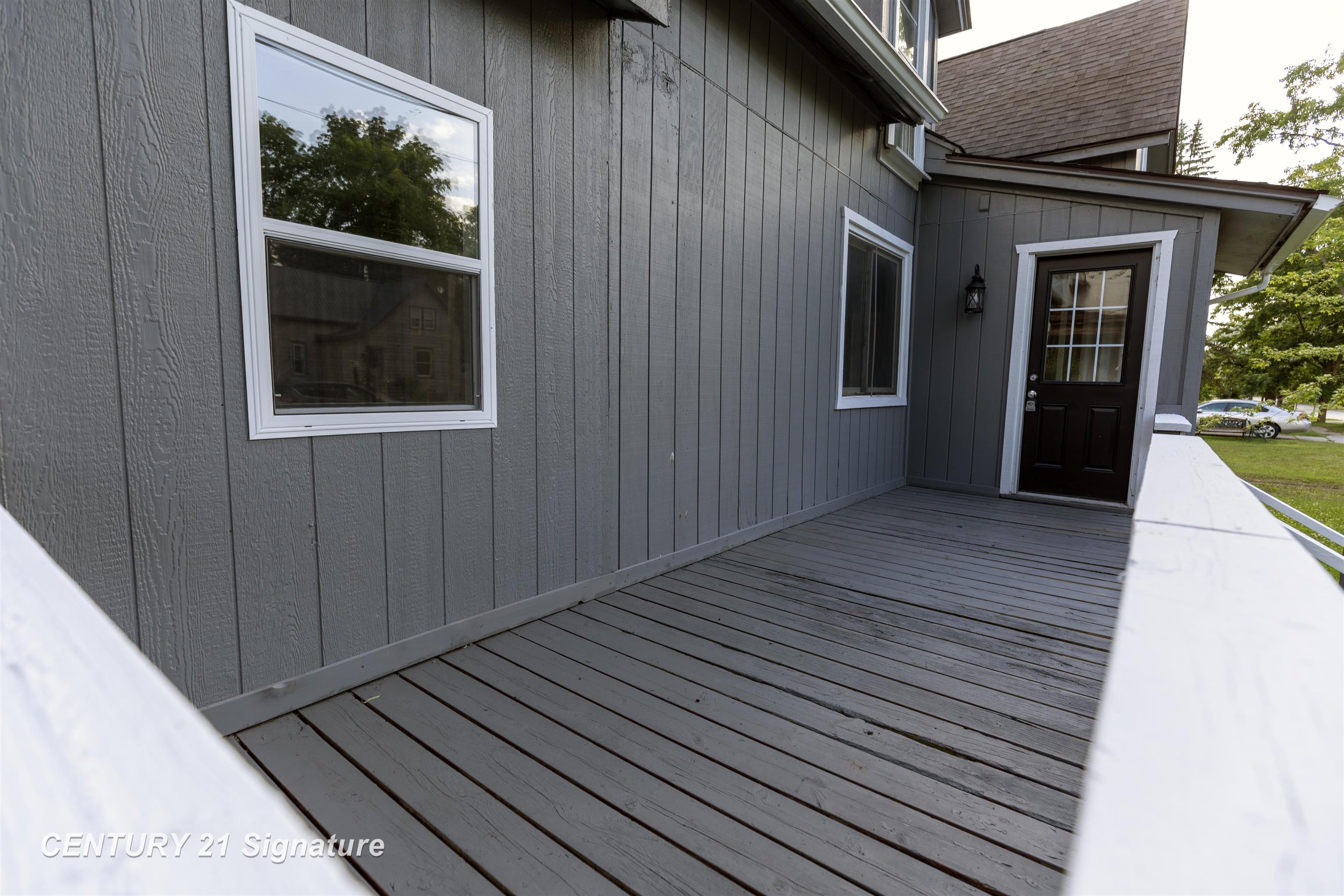 611 West 2nd Street Pinconning, MI 48650 - Photo 4 of 38
