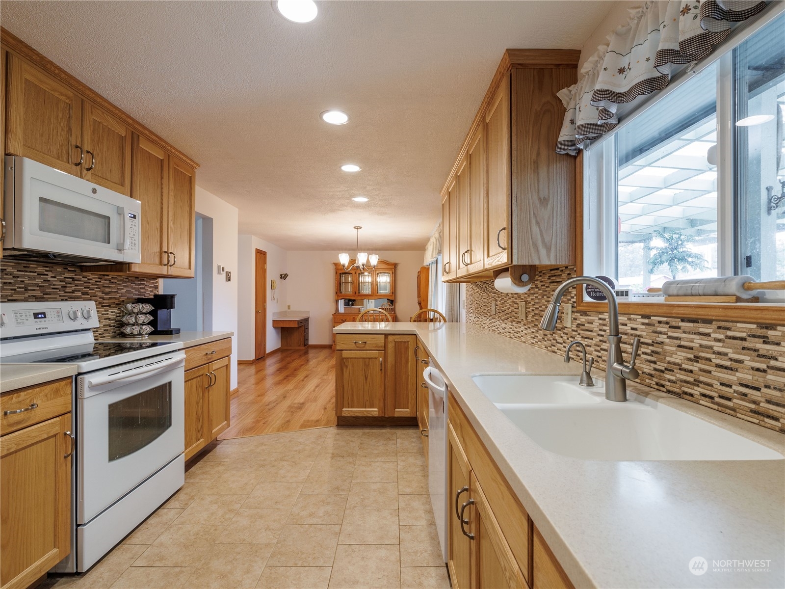 814 Pheasant Road Centralia, WA 98531 - Photo 6 of 36 Gallery Image 6