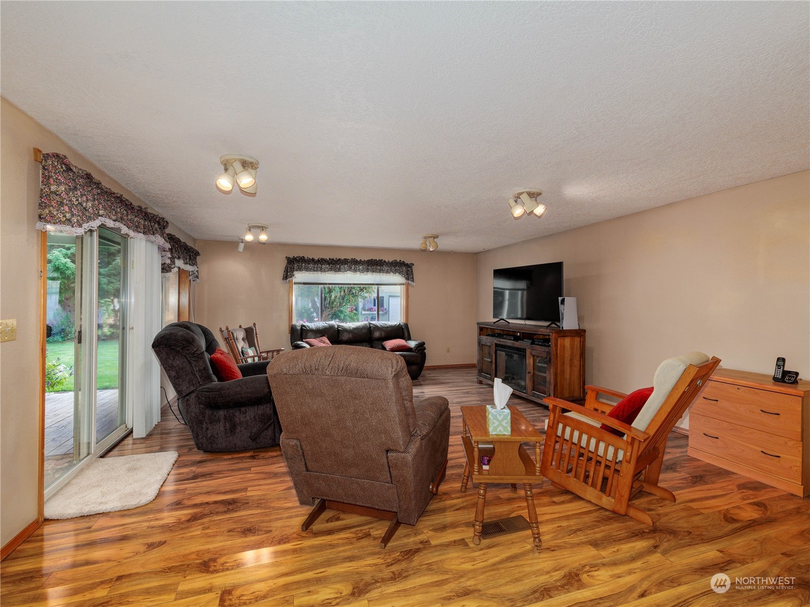 814 Pheasant Road Centralia, WA 98531 - Photo 9 of 36 Gallery Image 9