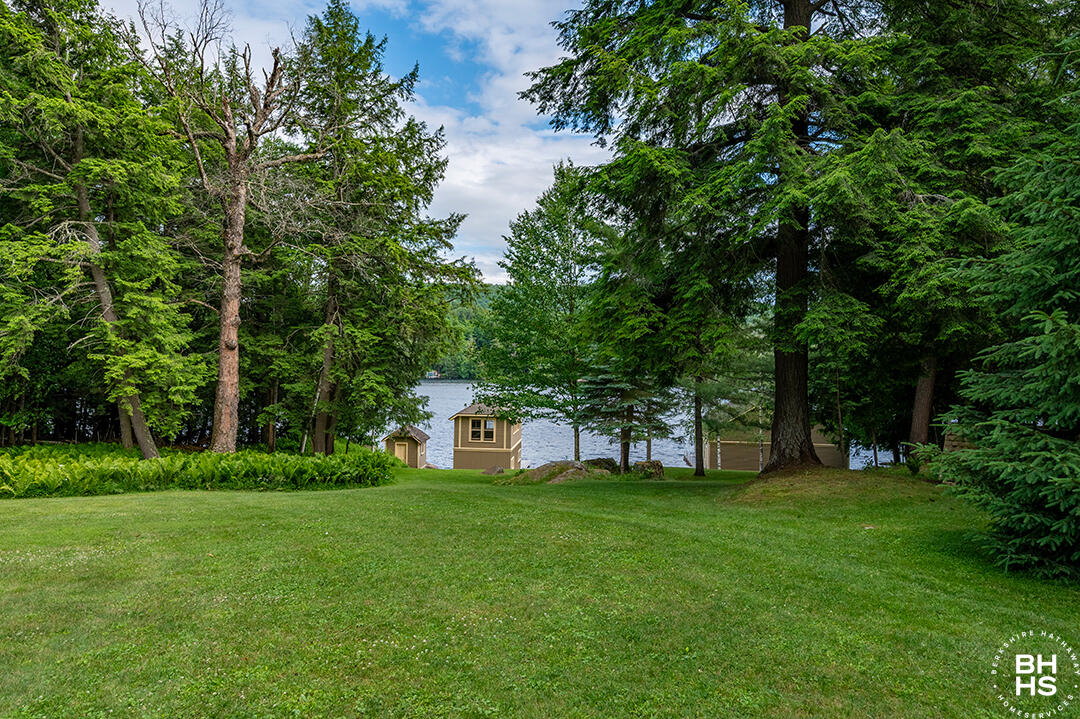 8 Pinehurst Road Saranac Lake, NY 12983 - Photo 88 of 109 HistoricHomeOnLowerSaranacLake_GH_Yard