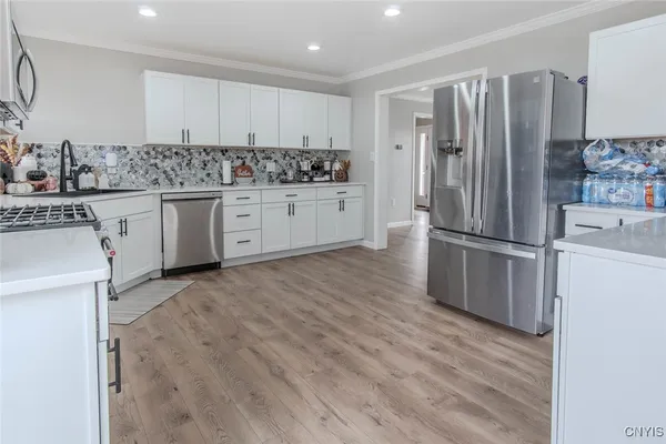 $599,900 | 23155 Spring Valley Drive, Watertown Town, NY 13601