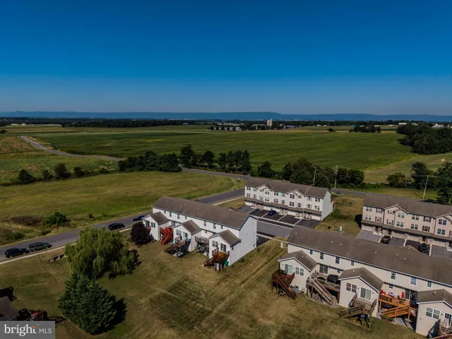 $235,000 | 3578 Pinecrest Court, Unit 16, Fayetteville, PA 17222