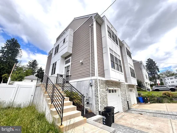 $4,195 | 488 Evergreen Avenue, Philadelphia, PA 19128