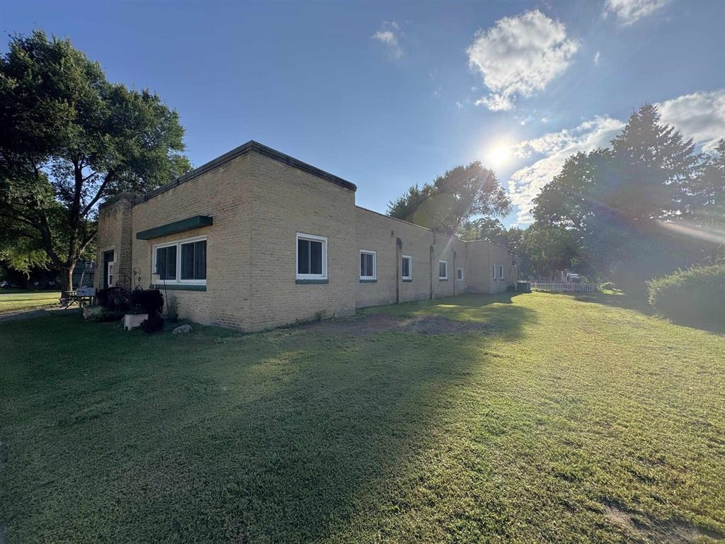 605 East 4th Avenue Brodhead, WI 53520 - Photo 5 of 21