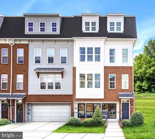 $899,900 | 2521 Farmstead Drive, Unit 103, Rockville, MD 20850