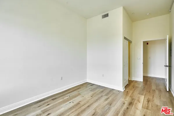 $3,100 | 345 South Gramercy Place, Unit 210, Los Angeles, CA 90020