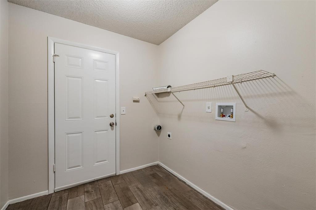 1124 Danny Drive Sarasota, FL 34243 - Photo 31 of 45