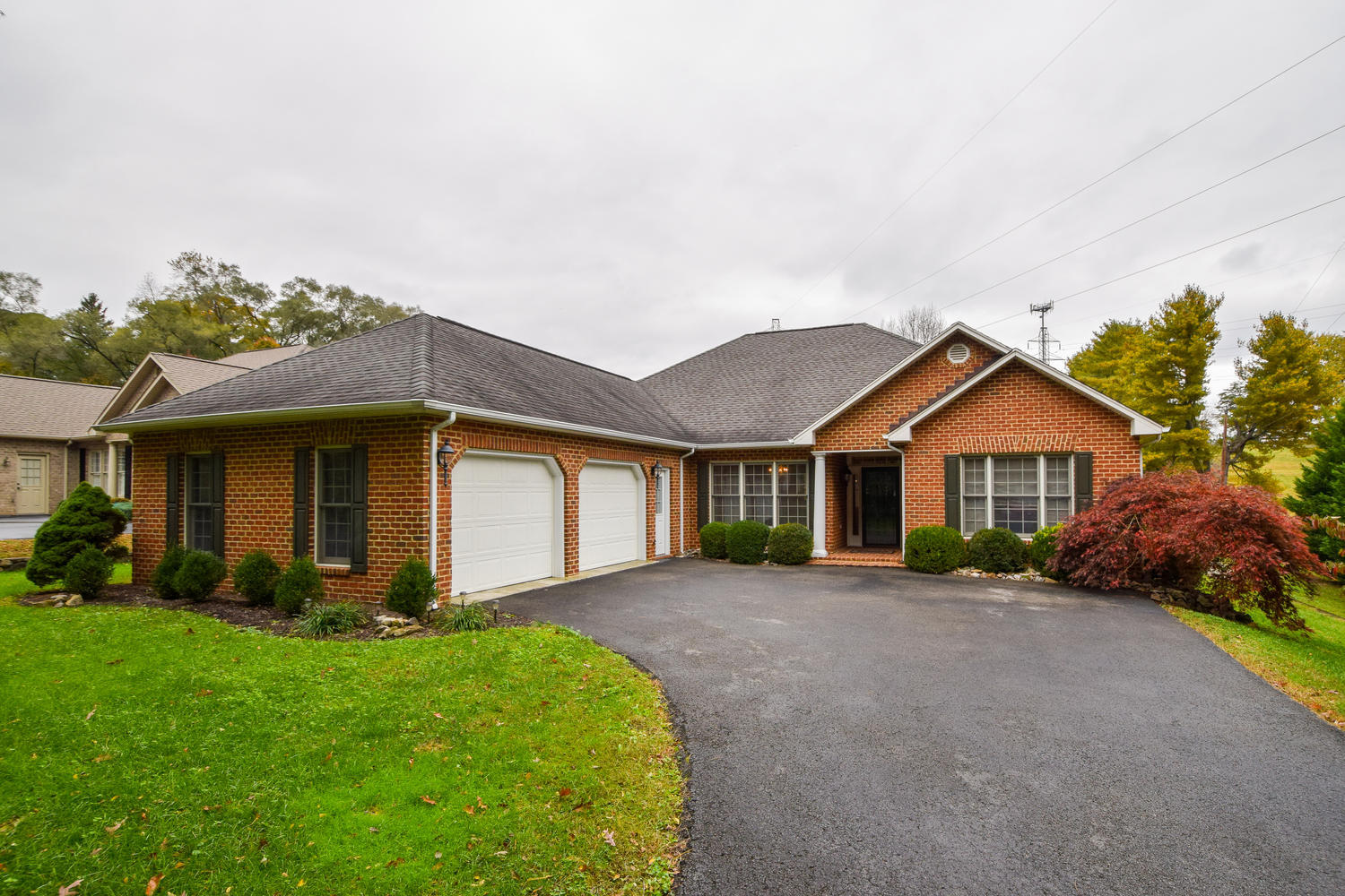 4205 Grandin Road Roanoke, VA 24018 - Photo 1 of 38 Main