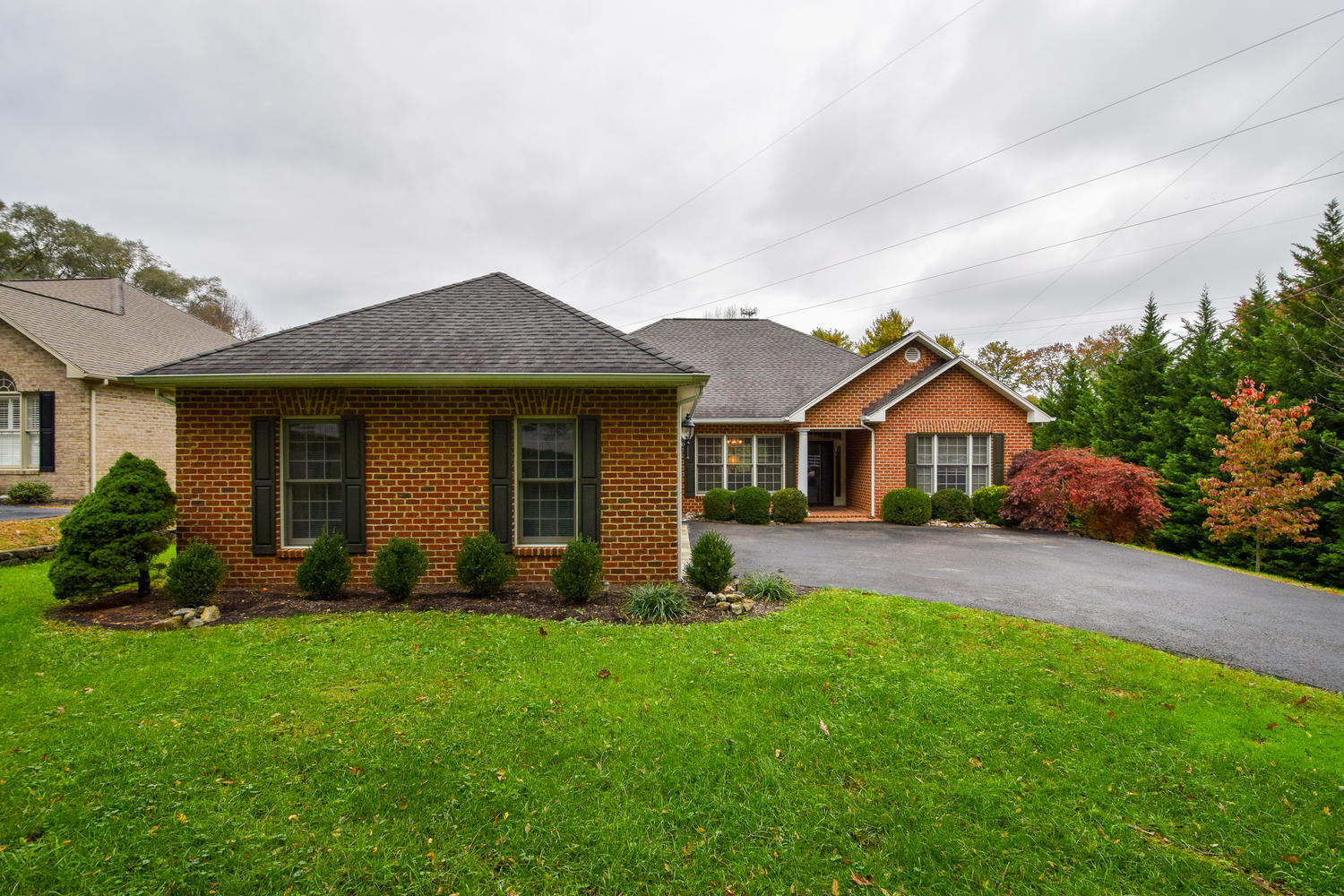 4205 Grandin Road Roanoke, VA 24018 - Photo 2 of 38 4205 Grandin Rd Roanoke VA-large-002-20-