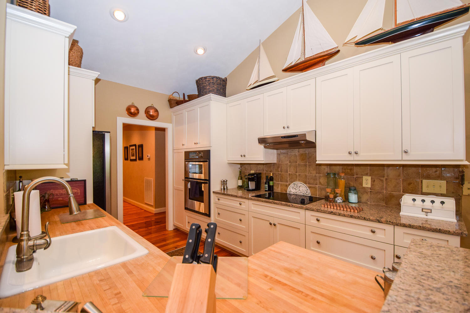 4205 Grandin Road Roanoke, VA 24018 - Photo 12 of 38 4205 Grandin Rd Roanoke VA-large-012-29-