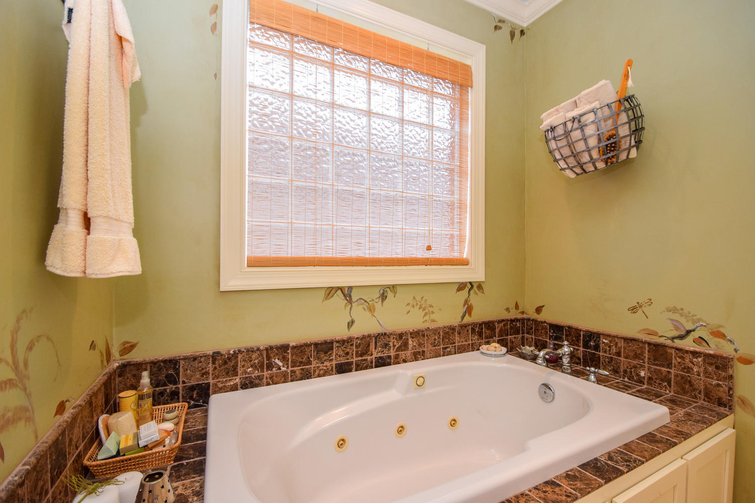 4205 Grandin Road Roanoke, VA 24018 - Photo 20 of 38 4205 Grandin Rd Roanoke VA-large-020-17-