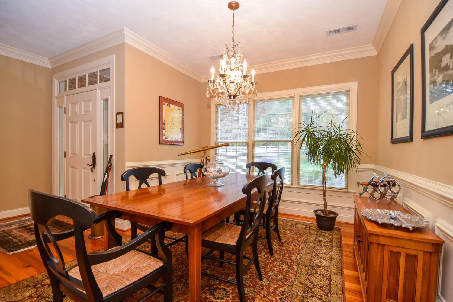 4205 Grandin Road Roanoke, VA 24018 - Photo 4 of 38 4205 Grandin Rd Roanoke VA-large-004-36-