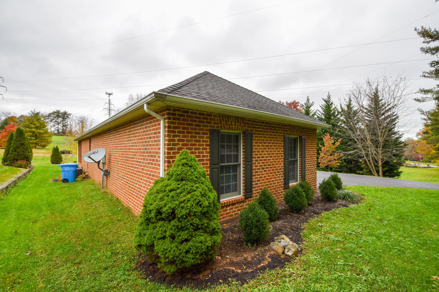 4205 Grandin Road Roanoke, VA 24018 - Photo 31 of 38 4205 Grandin Rd Roanoke VA-large-031-22-