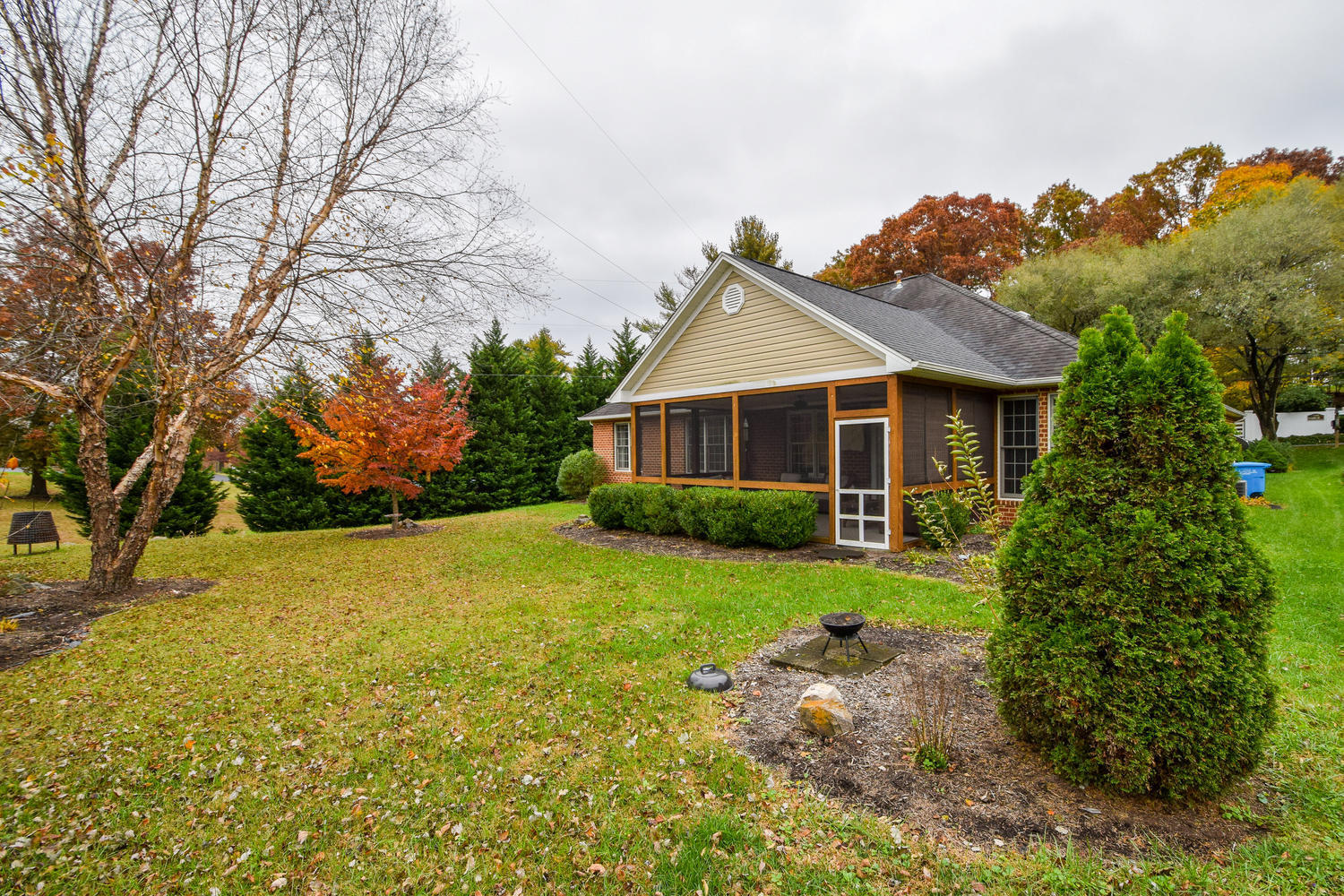 4205 Grandin Road Roanoke, VA 24018 - Photo 33 of 38 4205 Grandin Rd Roanoke VA-large-033-34-