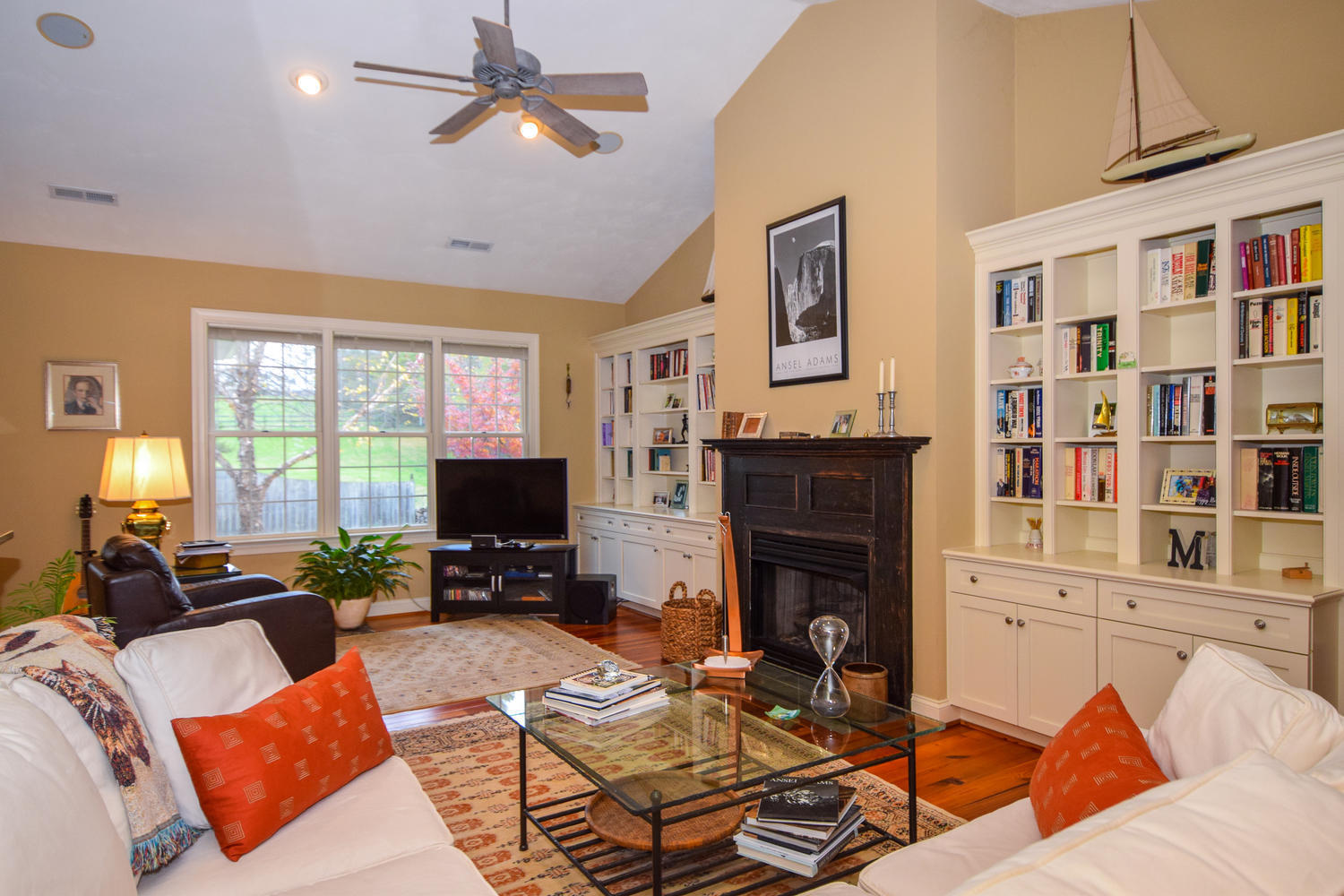 4205 Grandin Road Roanoke, VA 24018 - Photo 8 of 38 4205 Grandin Rd Roanoke VA-large-008-37-