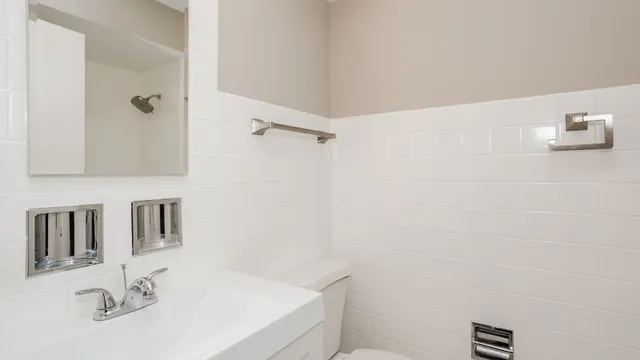 $279,900 | 10630 West Cermak Road, Unit 2E, Westchester, IL 60154