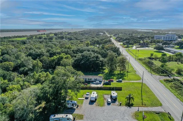 $25,000 | 27037 Highway 23, Port Sulphur, LA 70083