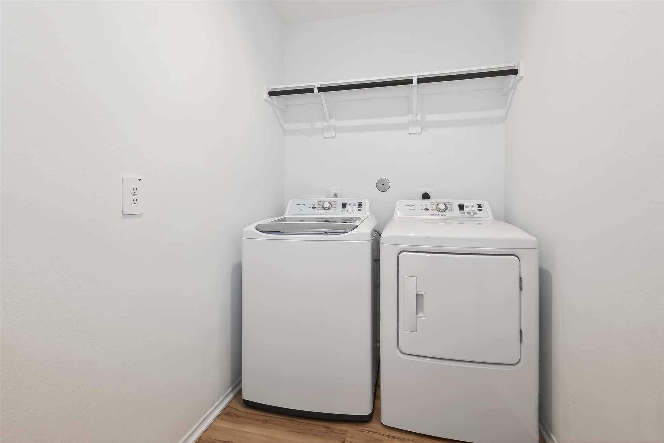 21522 Violet Ridge Road Katy, TX 77449 - Photo 18 of 39 DEDICATED laundry room off the secondary hall.