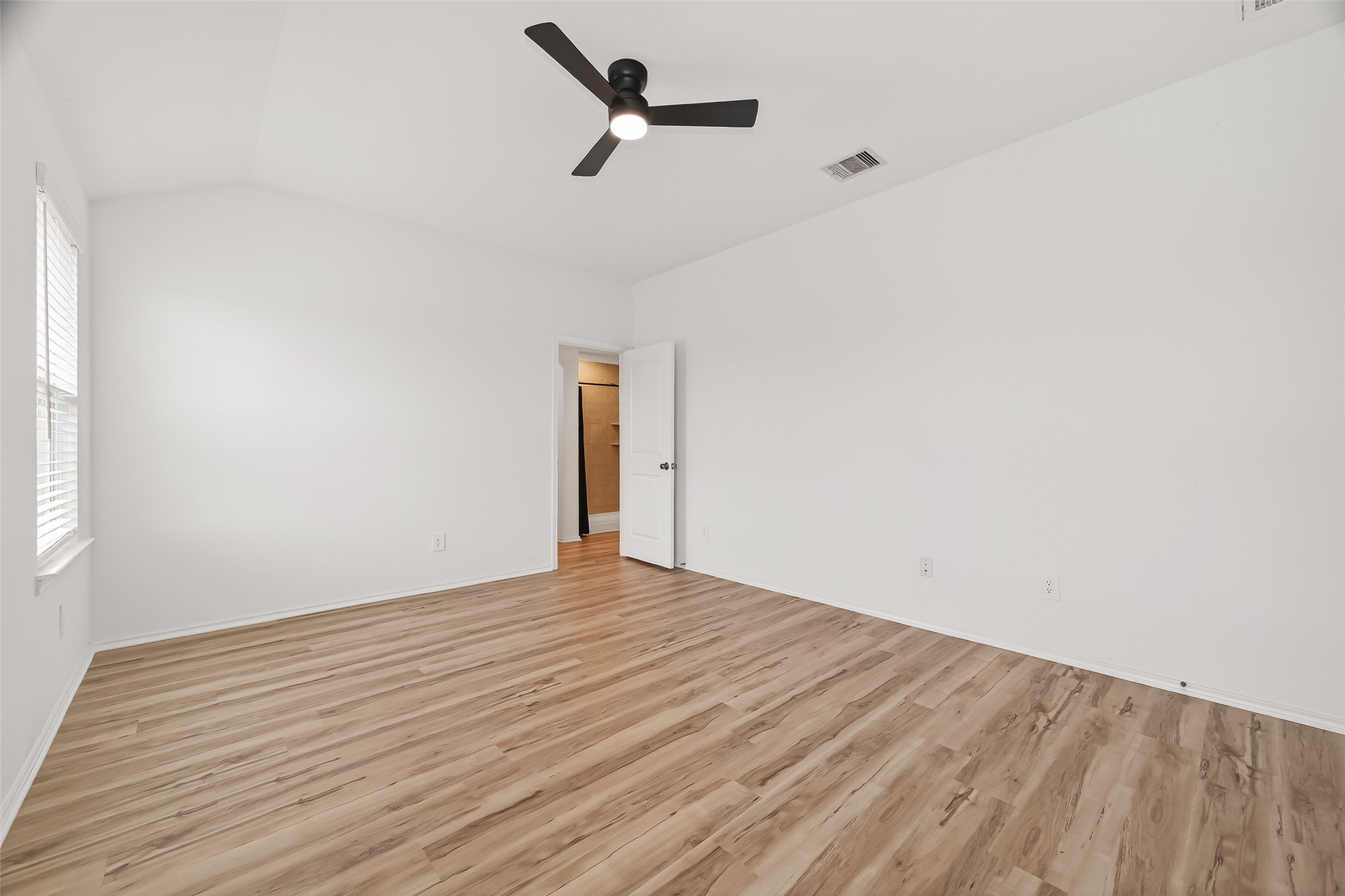 21522 Violet Ridge Road Katy, TX 77449 - Photo 26 of 39 Primary Bedroom