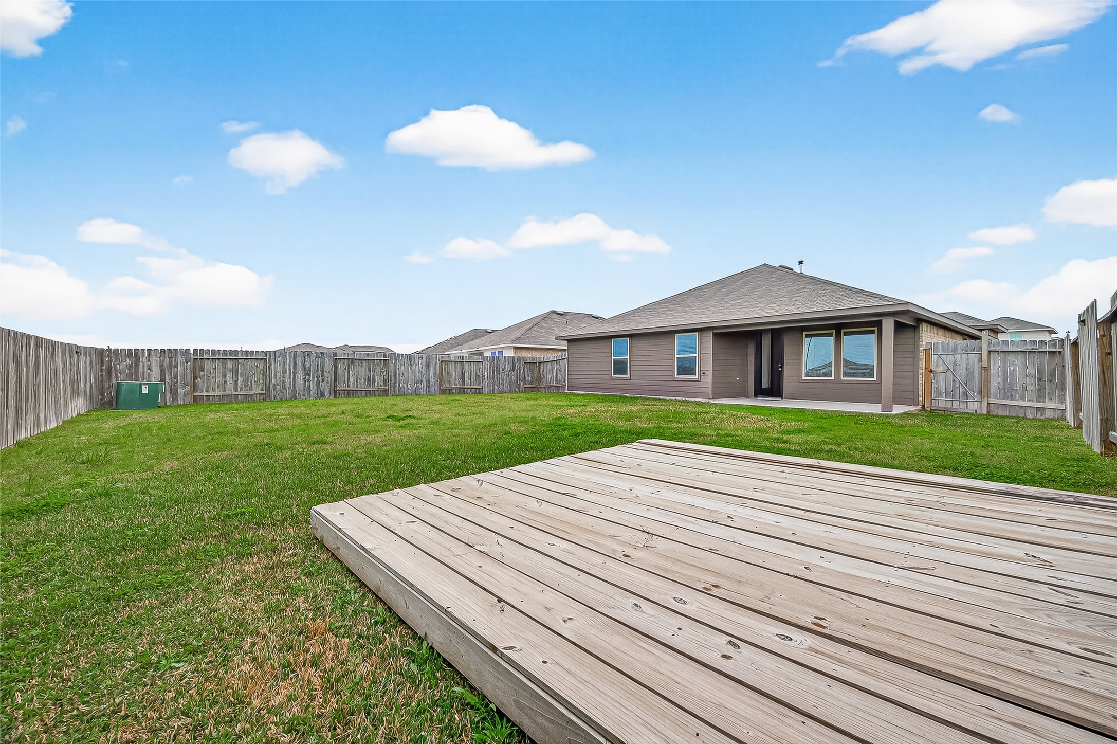 21522 Violet Ridge Road Katy, TX 77449 - Photo 37 of 39 Your own private island to oversee the backyard fun!
