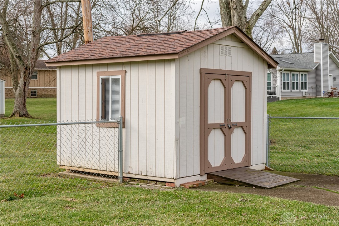 7865 Rain Tree Road Dayton, OH 45459 - Photo 29 of 38 Gallery Image 29