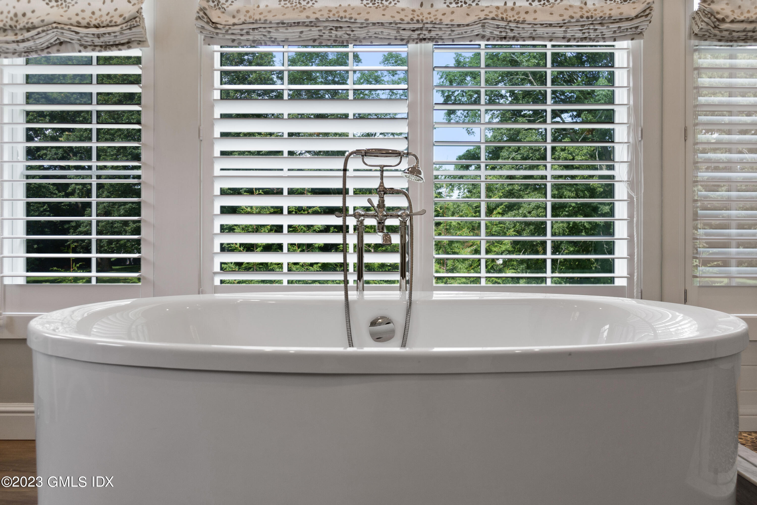 25 Point Road Norwalk, CT 06854 - Photo 17 of 41 36