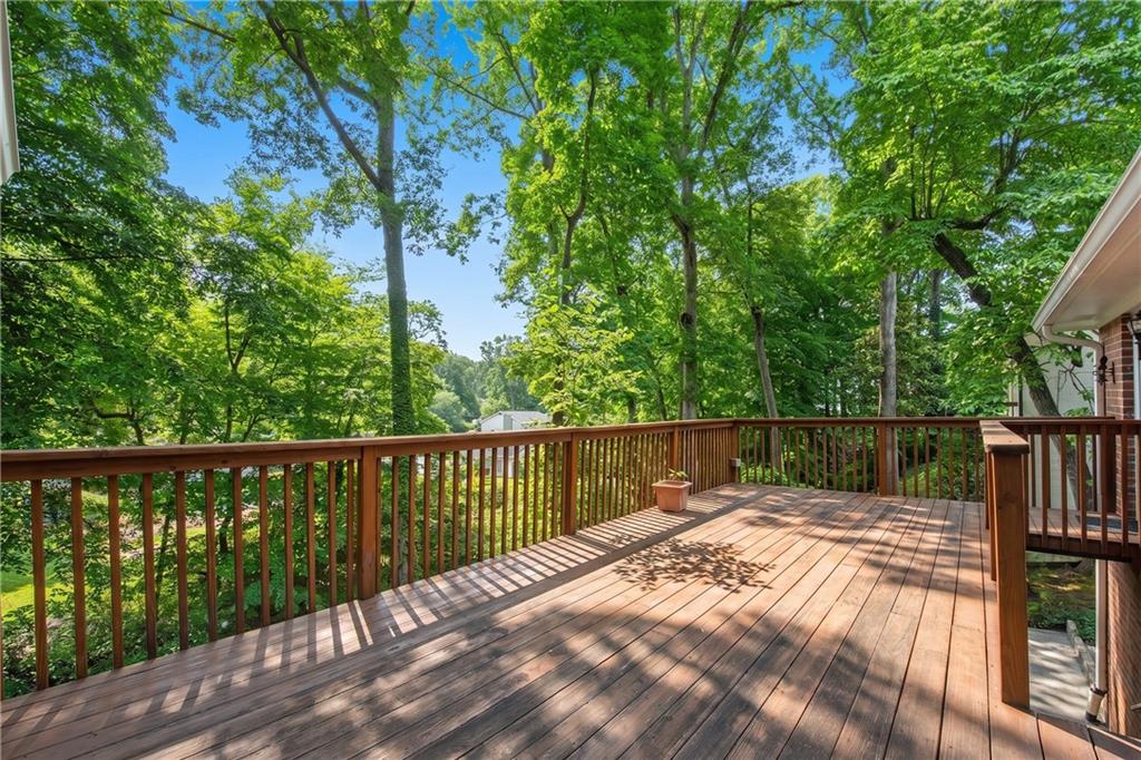 4589 Holliston Road Dunwoody, GA 30360 - Photo 12 of 43