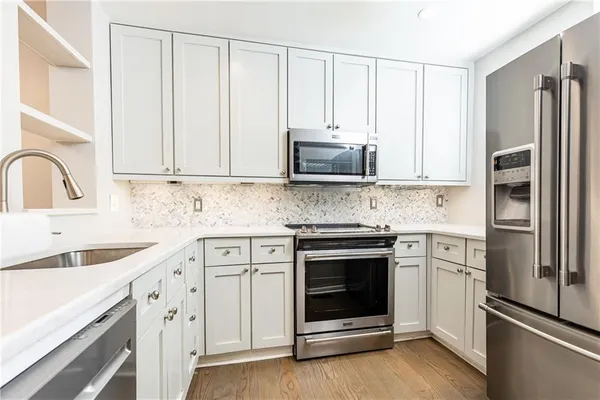 $1,950 | 3501 Roswell Road Northeast, Unit 302, Atlanta, GA 30305