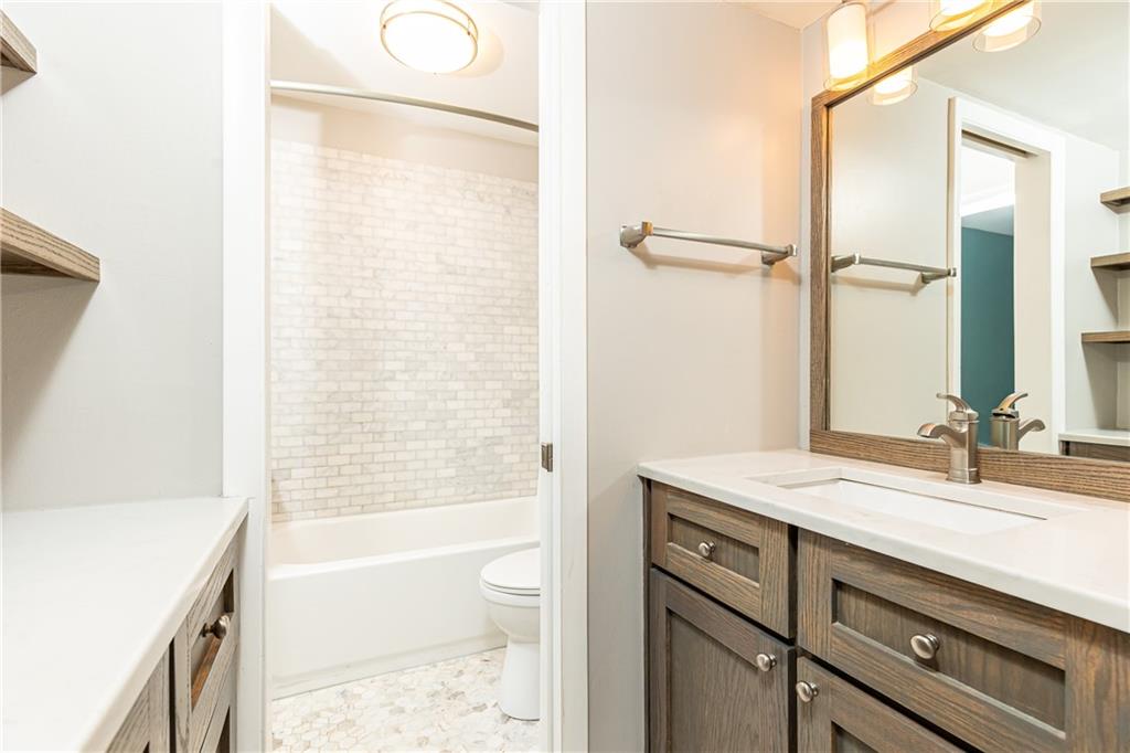 3501 Roswell Road Northeast, Unit 302 Atlanta, GA 30305 - Photo 8 of 14