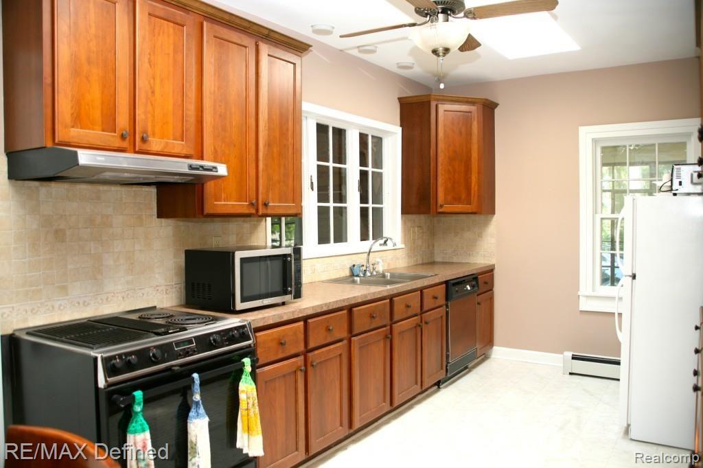 1081 West Auburn Road Rochester Hills, MI 48309 - Photo 9 of 24