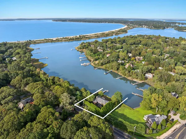 $4,900,000 | 3937 Noyack Road, Sag Harbor, NY 11963