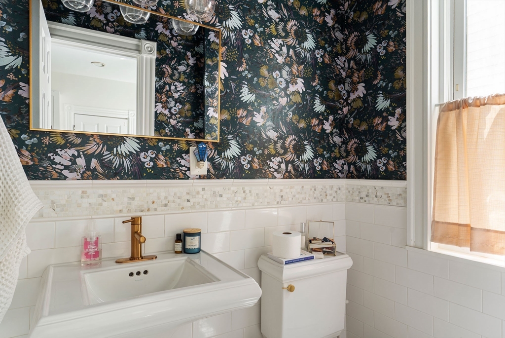 39 Mellen Street, Unit 1 Boston, MA 02124 - Photo 13 of 15