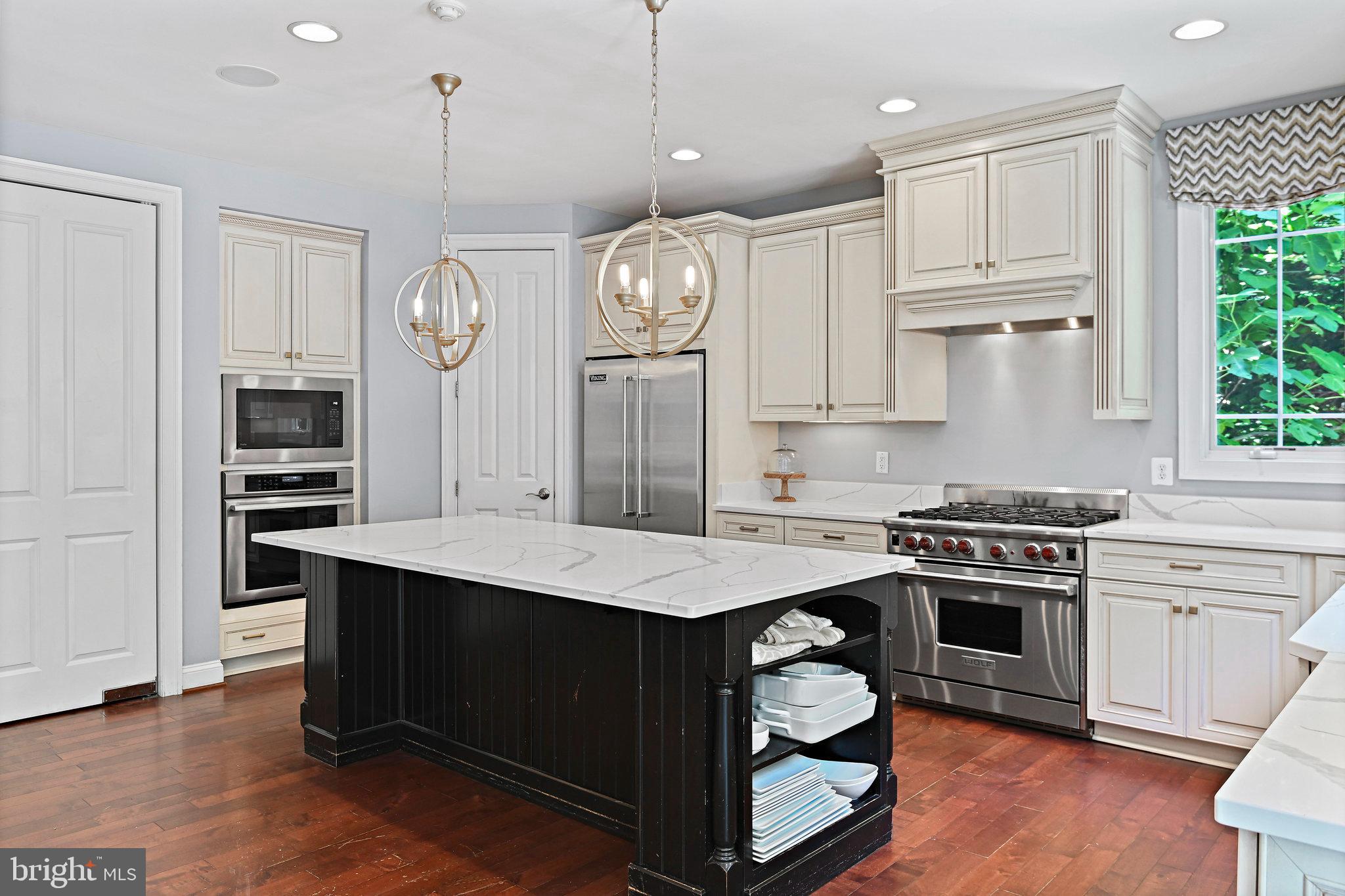 409 Blair Road Northwest Vienna, VA 22180 - Photo 14 of 75