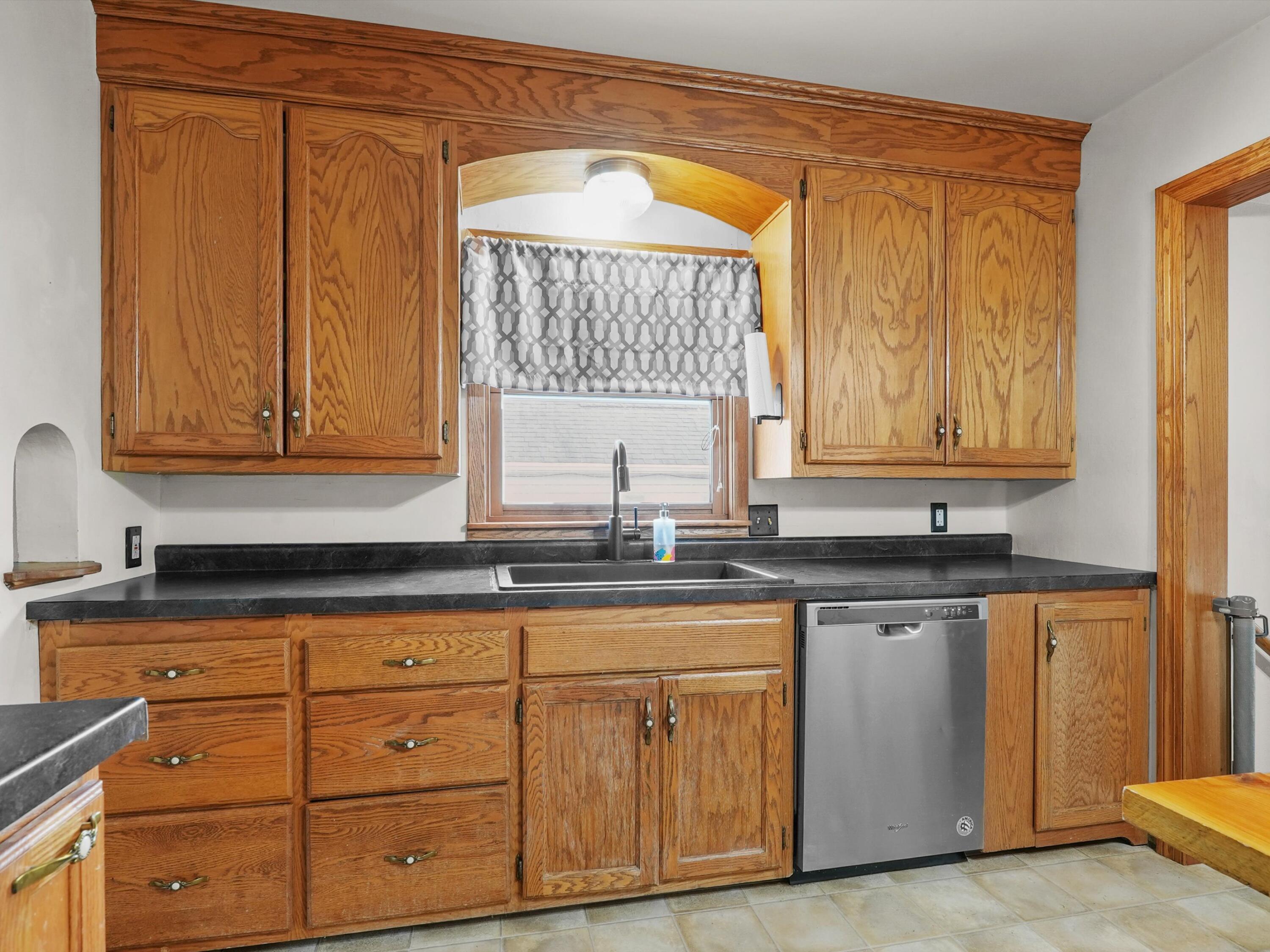 1928 Herman Road Manitowoc, WI 54220 - Photo 8 of 29 20-DSC00681
