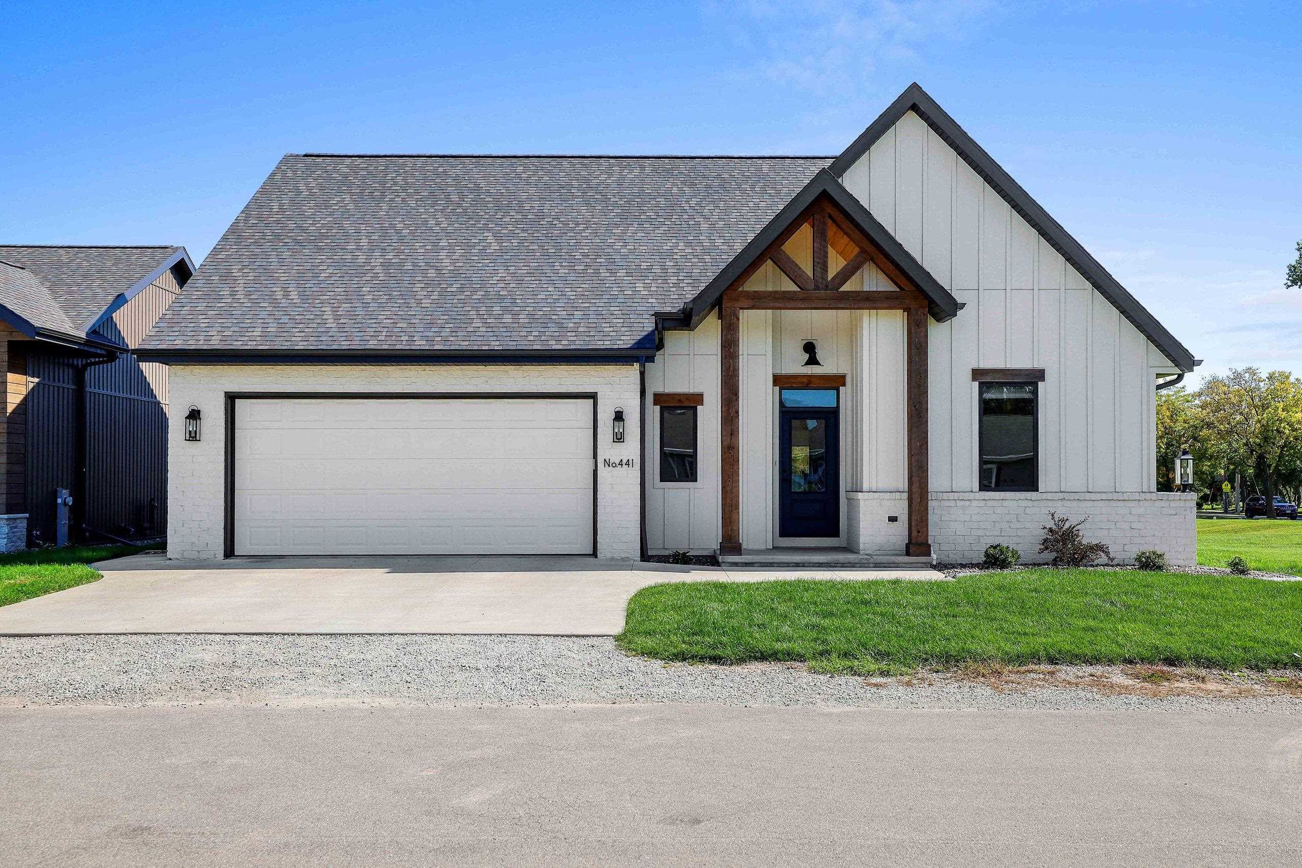 441 Riverview Ridge Place Combined Locks, WI 54113 - Photo 2 of 61 Gallery Image 2