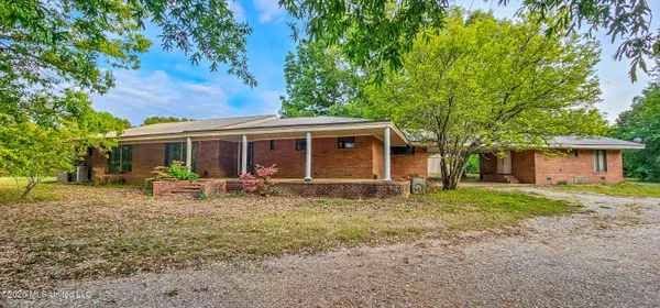 $550,000 | 6667 Star Landing Road, Lake Cormorant, MS 38641
