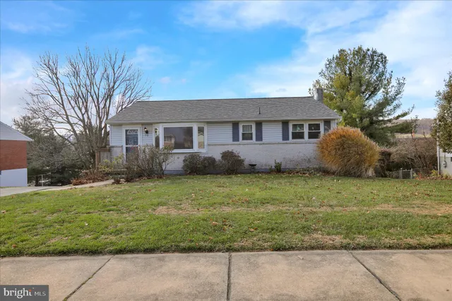 $299,900 | 72 Mountain Boulevard, Wernersville, PA 19565