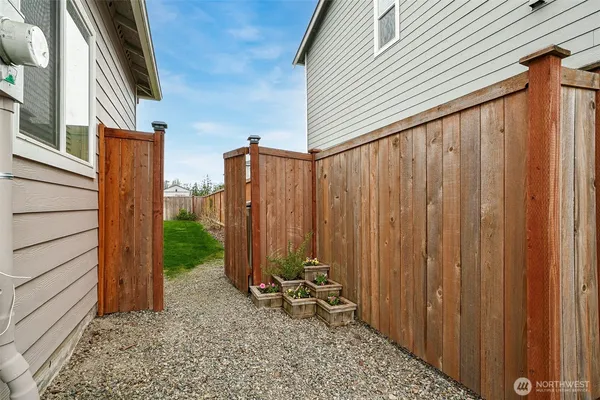 $699,000 | 1500 East Nanevicz Avenue, Buckley, WA 98321