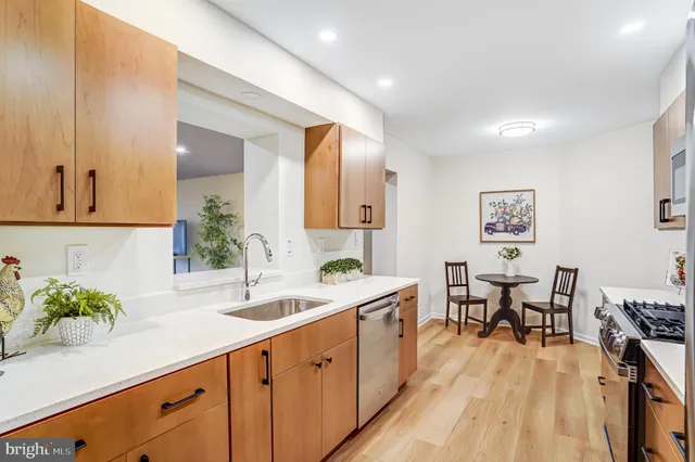 $415,000 | 5825 Cove Landing Road, Unit 101, Burke, VA 22015