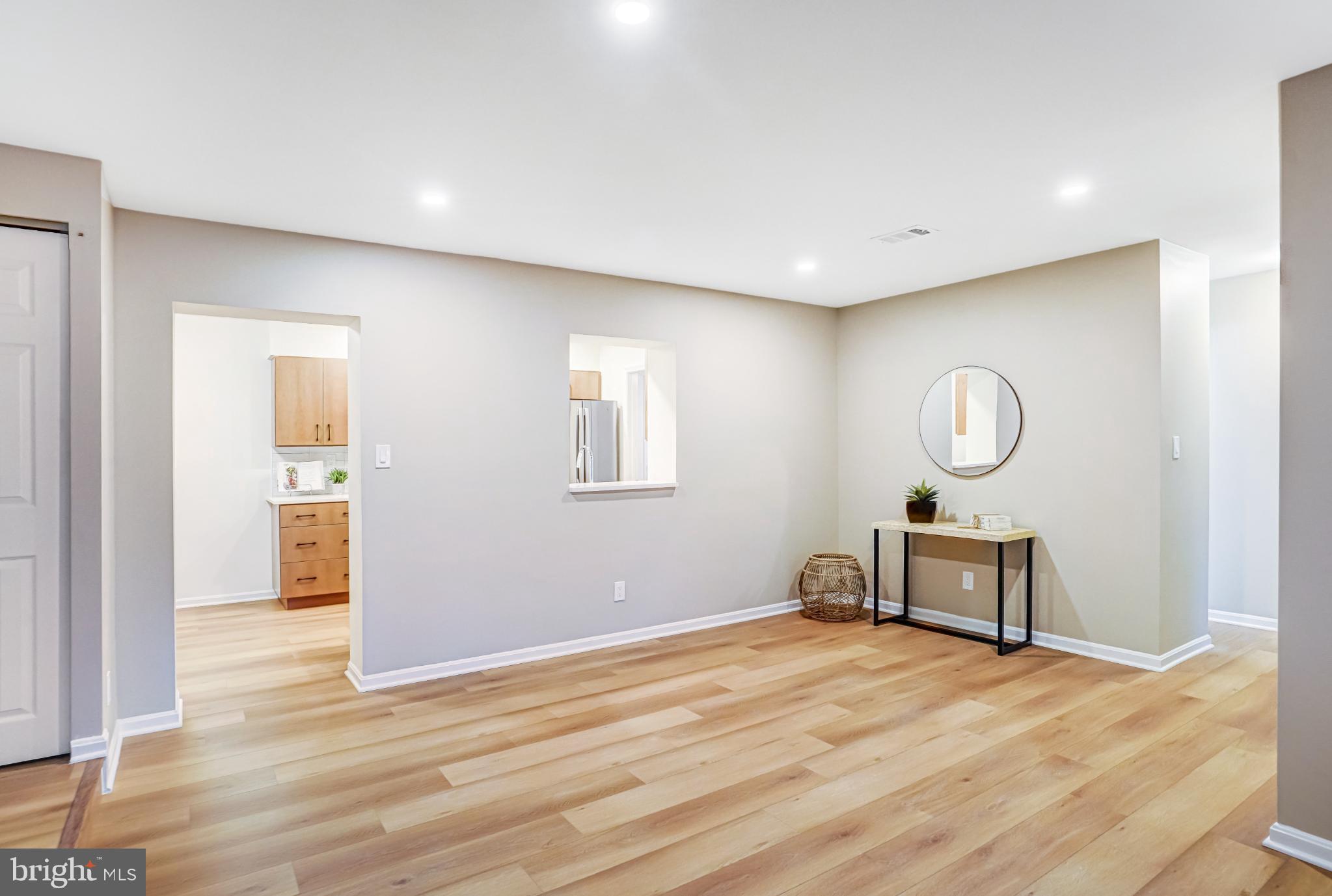 5825 Cove Landing Road, Unit 101 Burke, VA 22015 - Photo 8 of 30 Open dining area with wonderful recessed lighting