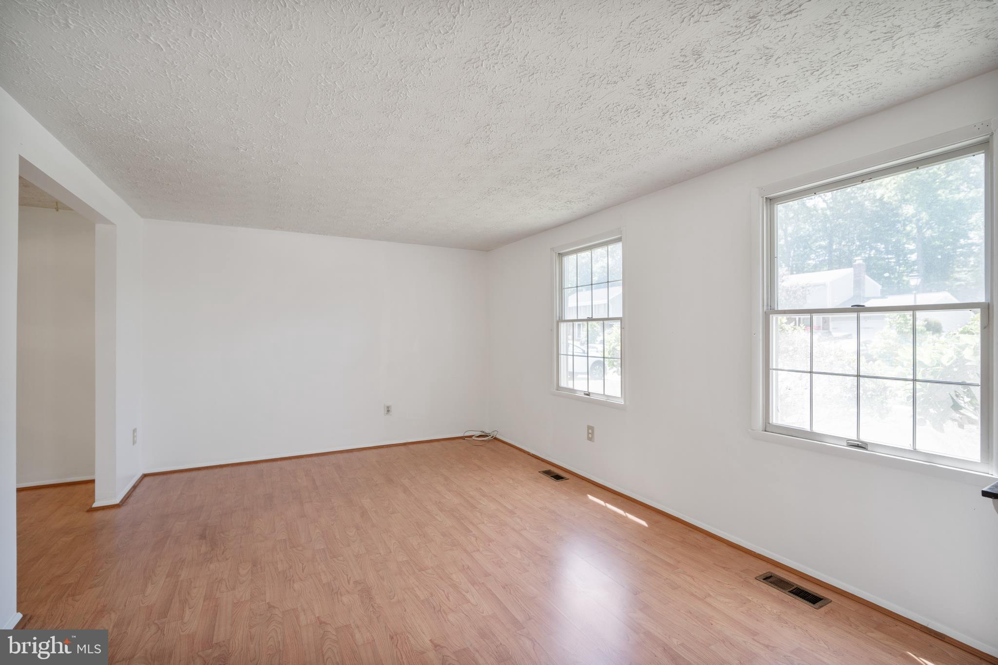9120 Briarchip Street Laurel, MD 20708 - Photo 13 of 43 living room