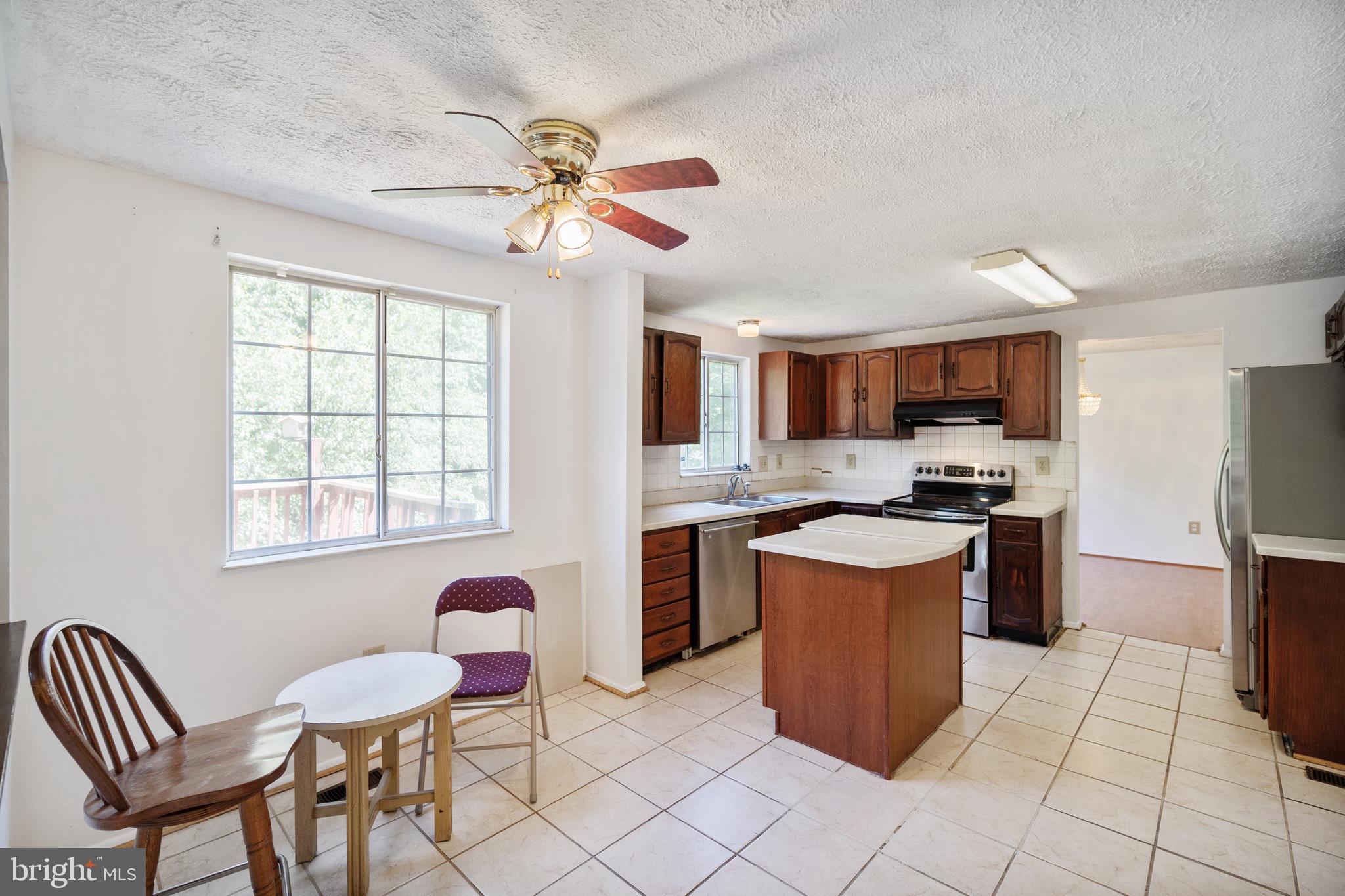 9120 Briarchip Street Laurel, MD 20708 - Photo 16 of 43 kitchen